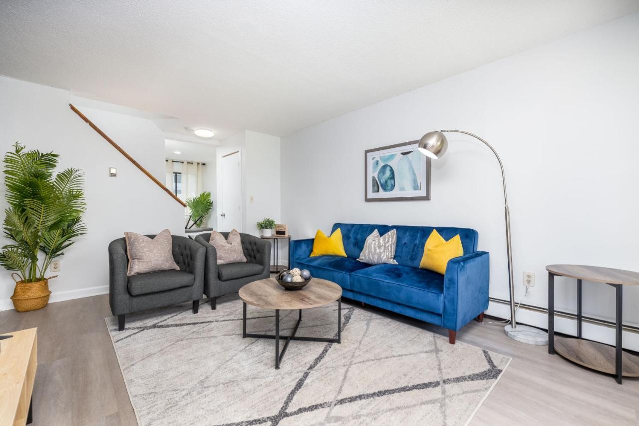 Beautiful 3 Bedroom Condo In Hartford! Extérieur photo