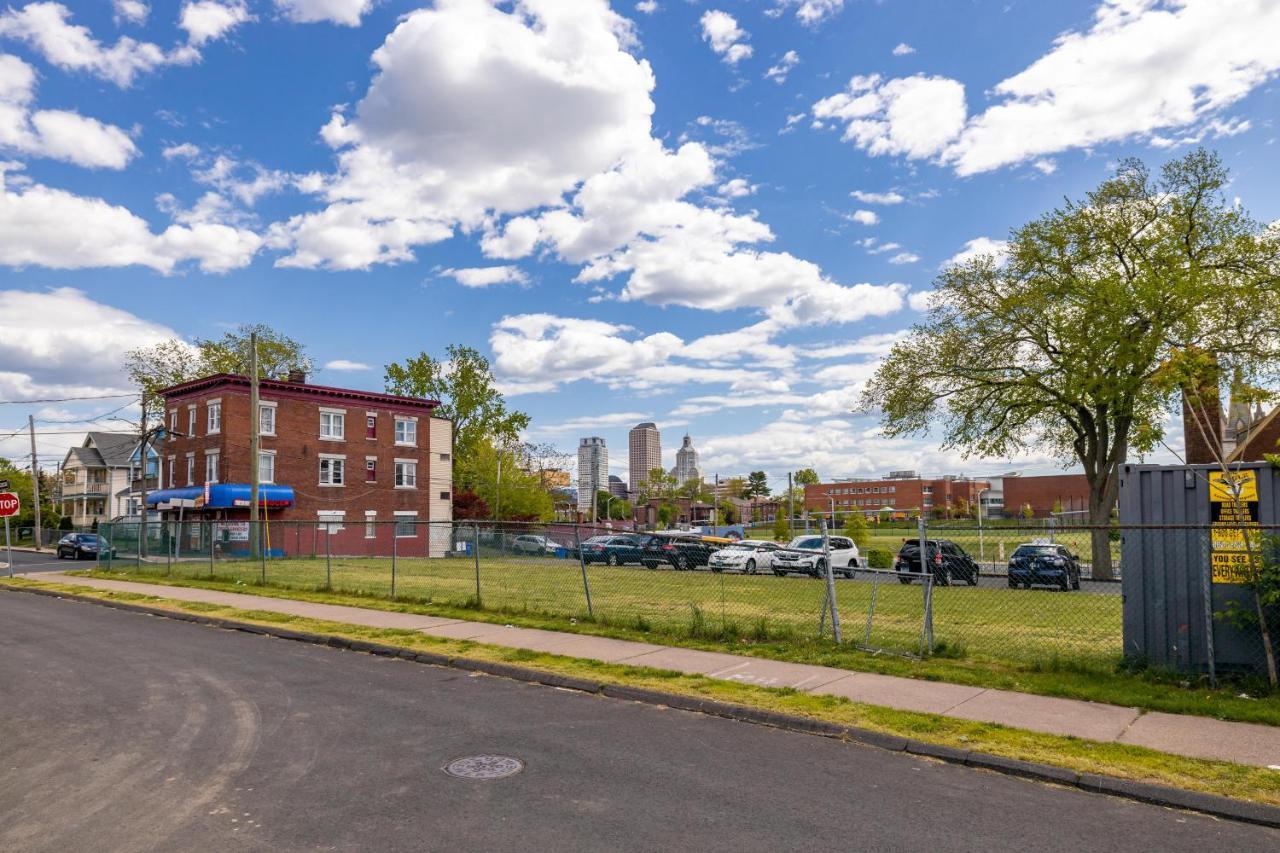 Beautiful 3 Bedroom Condo In Hartford! Extérieur photo